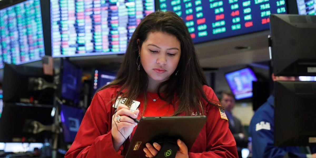 Les actions américaines reculent alors que les investisseurs évaluent les solides résultats des ventes du Black Friday