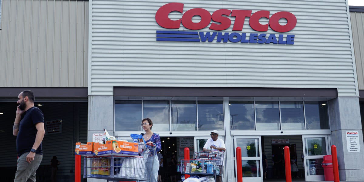 6 termes d'argot Costco que les membres et les employés utilisent, et ce qu'ils signifient