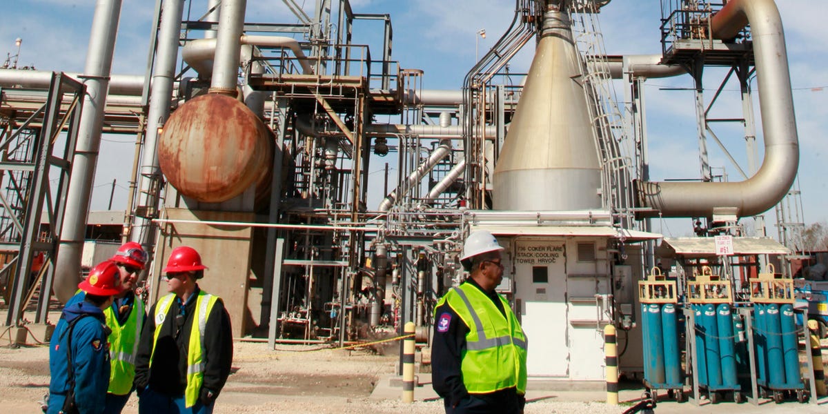 Goldman réduit ses prévisions de prix du pétrole pour 2024 alors que les États-Unis continuent d'augmenter leur offre