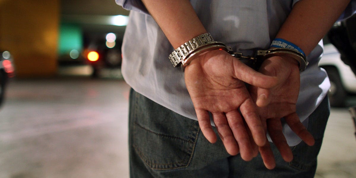 Le gouvernement fédéral arrête le chef d'une secte néonazie qui utilisait Discord et Telegram pour soigner et exploiter des enfants