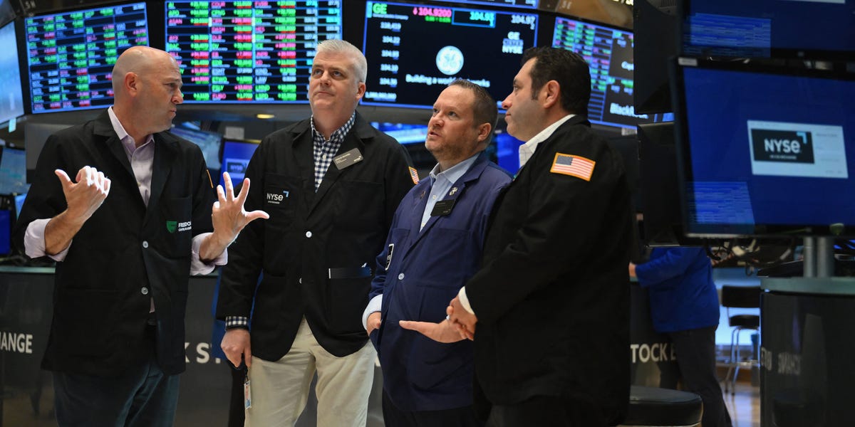 Les actions américaines s'échangent de manière mitigée après la faiblesse des données sur les offres d'emploi qui fait plonger le rendement du Trésor à 10 ans