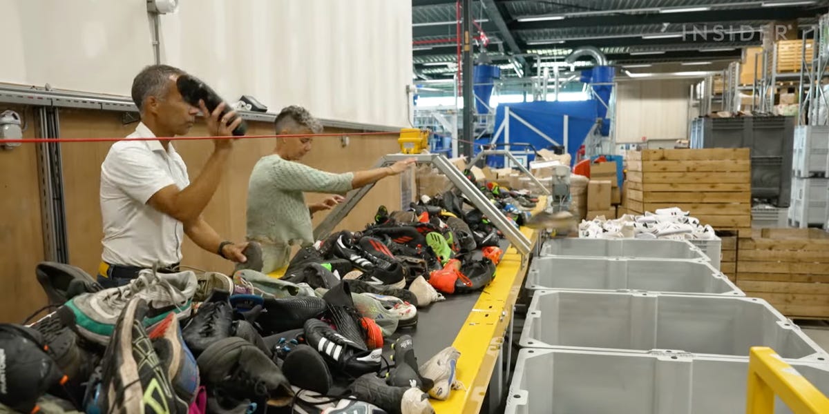 Les baskets sont mauvaises pour l’environnement et très difficiles à recycler.  Nous avons visité une entreprise qui prétend avoir trouvé une solution.