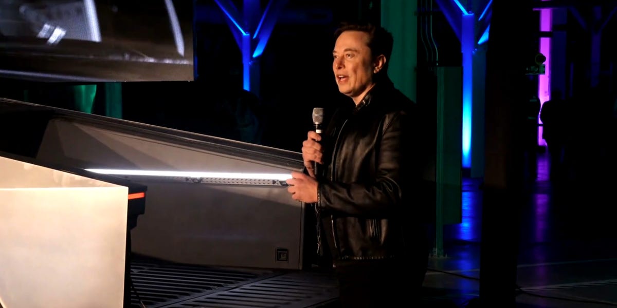 Les fans déçus de Tesla ont visé le Cybertruck à cause de son lancement « grinçant », l'un d'entre eux affirmant même que son « rêve avait été anéanti » par sa hausse inattendue des prix.