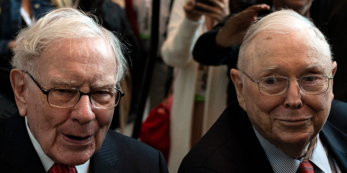L'icône de l'investissement Charlie Munger a salué Costco, critiqué la crypto et ridiculisé la Russie dans l'une des dernières interviews de sa vie.  Voici les 20 meilleures citations.