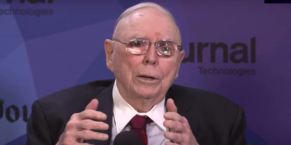 L'investisseur légendaire Charlie Munger a qualifié la crypto de sans valeur et de vile dans l'une de ses dernières interviews – et a fustigé les promoteurs de pièces de monnaie en les qualifiant de « scumballs » trompés.