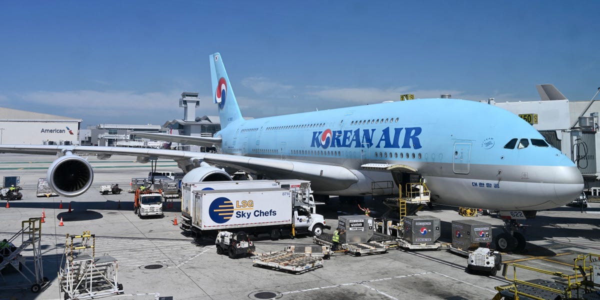 Ne le faites pas : les gens continuent d'essayer d'ouvrir les sorties des avions sud-coréens en plein vol, et les compagnies aériennes leur demandent d'arrêter.