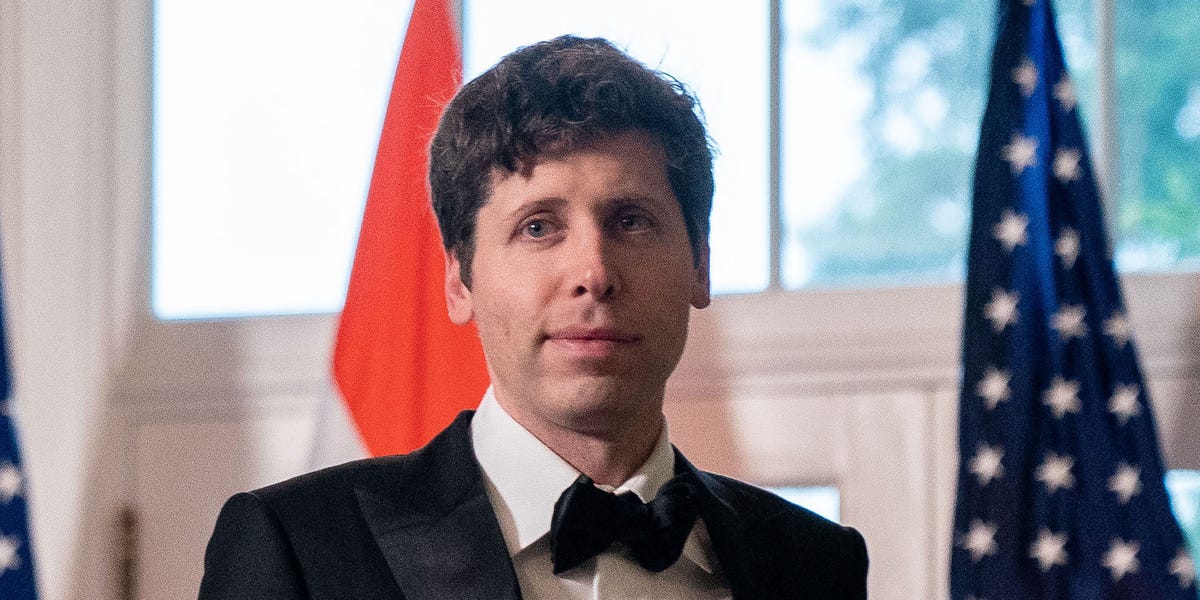 Sam Altman serait revenu à OpenAI avec l'aide de ses amis responsables techniques, du PDG par intérim Emmett Shear et de Brian Chesky d'Airbnb.