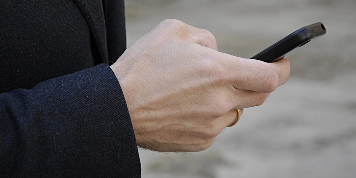 Une société de marketing se vante de pouvoir écouter les « murmures » des gens en utilisant des téléphones et des haut-parleurs intelligents pour cibler les publicités