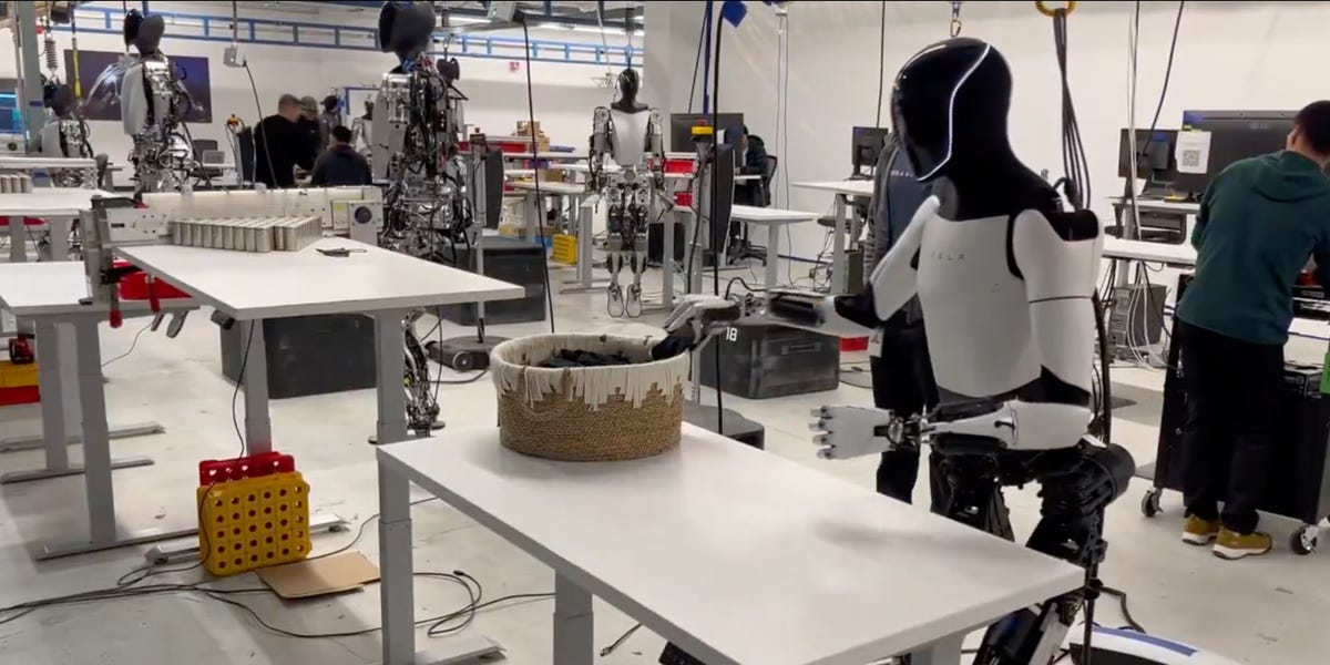 Elon Musk dit que le laboratoire Optimus de Tesla ressemble à quelque chose de « Westworld »