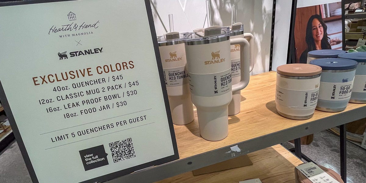 La femme à l'origine de l'ascension fulgurante de Stanley Quencher a déclaré qu'elle avait dû supplier les dirigeants de l'entreprise de s'adresser aux femmes.