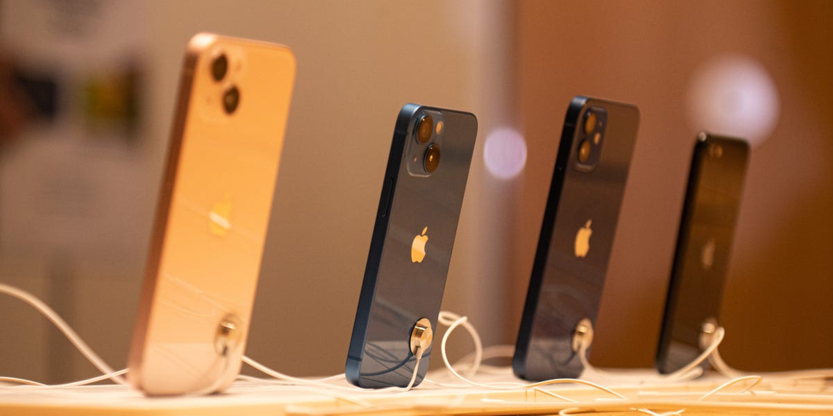 L'action Apple chutera de 17 % au cours de l'année prochaine à mesure que la demande d'iPhone diminuera, indique Barclays dans une note de déclassement.