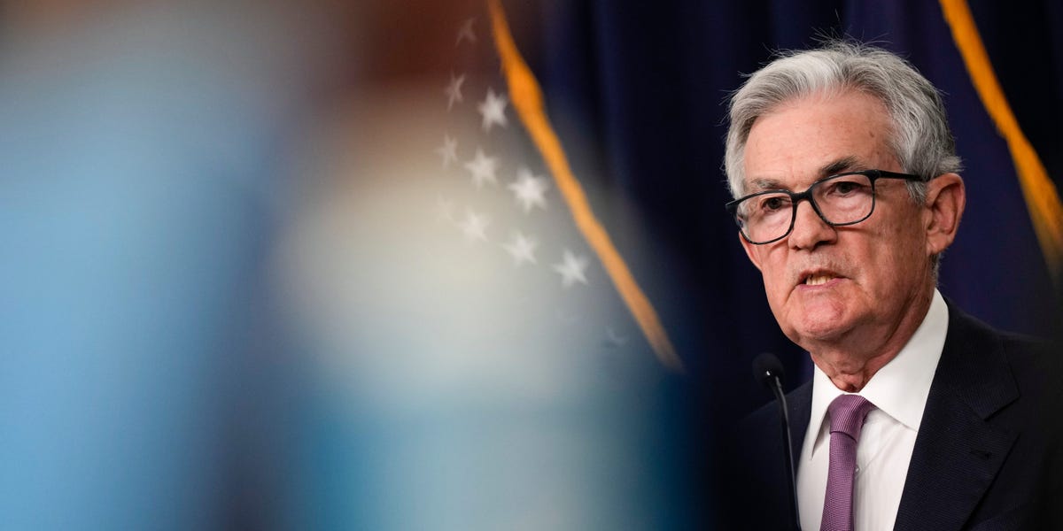 Les actions américaines s'échangent de manière mitigée avant la décision de la Fed et alors que les investisseurs évaluent les bénéfices technologiques