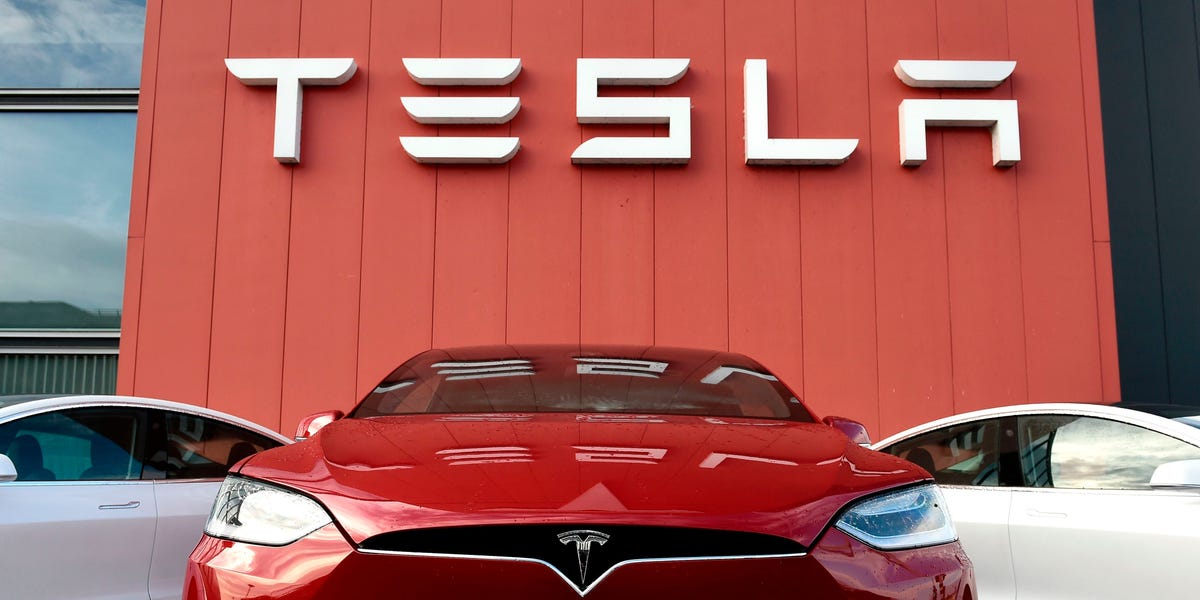 L'ours de Tesla qualifie l'action de "extrêmement surévaluée" et affirme qu'elle pourrait plonger jusqu'à 65 %