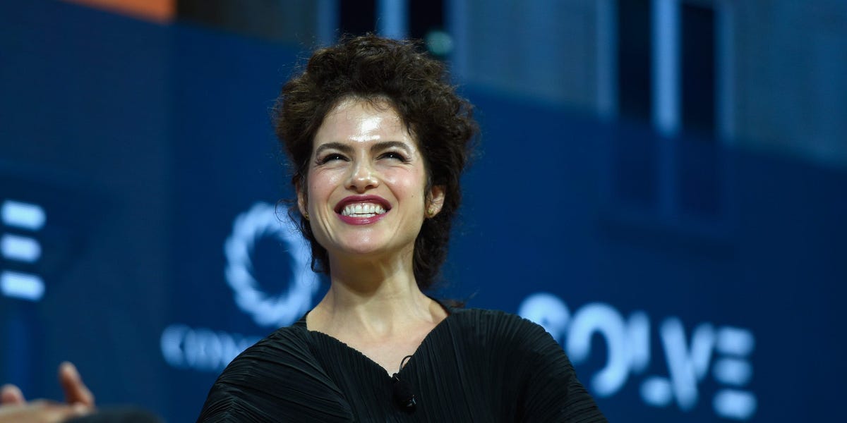 Neri Oxman admet avoir plagié sa thèse de doctorat après le rapport BI