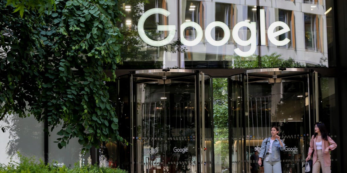 Un ancien responsable de Google affirme que le géant de la technologie regorge de fiefs et d'un « échec rampant » de hauts dirigeants qui ne prenaient pas de décisions difficiles.