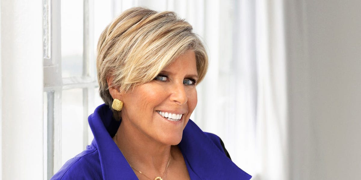 Une conseillère financière de premier plan affirme qu'aller manger au restaurant est un gaspillage d'argent, mais admet qu'elle aime voyager en jet privé