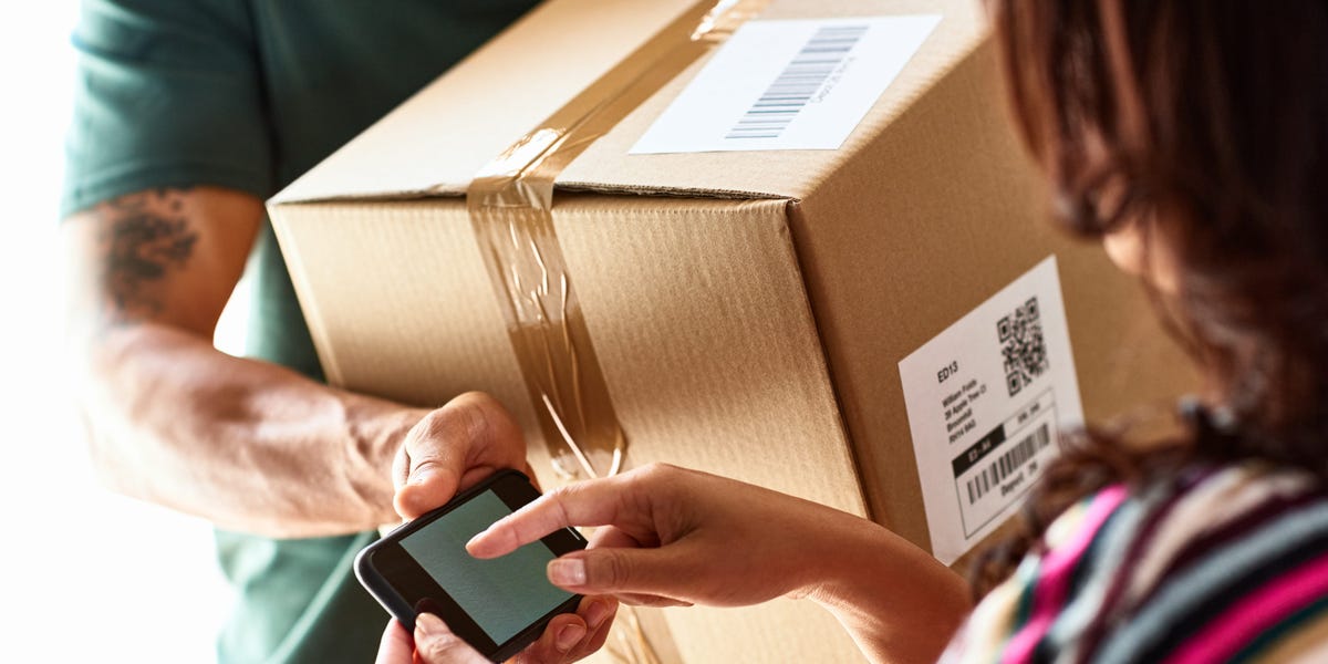 Une entreprise de livraison de colis fait face à un cauchemar en matière de relations publiques après qu'un chatbot alimenté par l'IA se soit moqué de l'entreprise