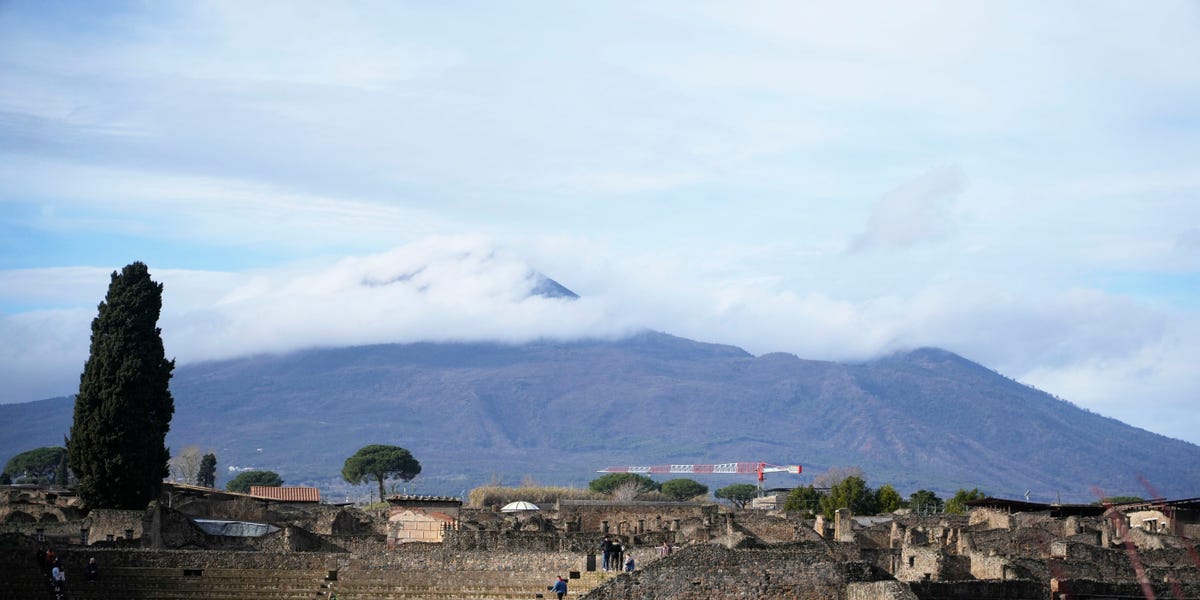 3 étudiants ont gagné 700 000 $ en utilisant l'IA pour traduire 2 tweets de texte provenant de parchemins anciens auparavant illisibles