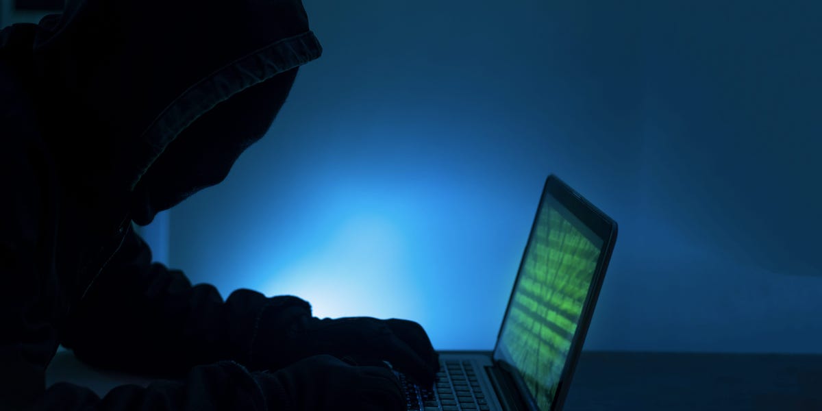 Apple a remercié un homme accusé de les avoir escroqués pour plus de 2,5 millions de dollars en cartes-cadeaux et en appareils électroniques