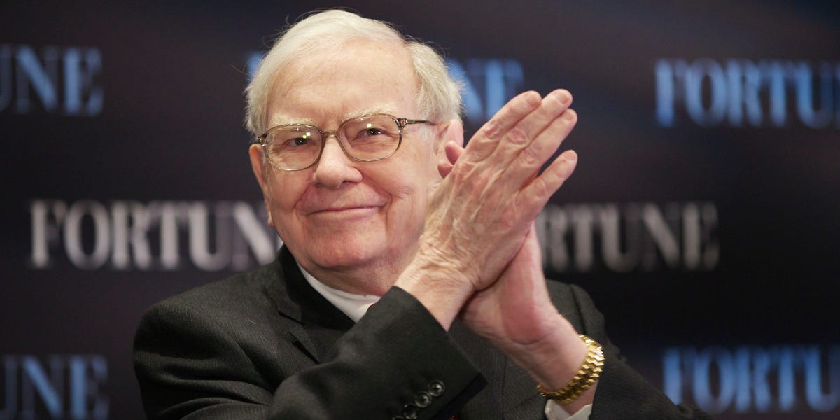 Berkshire Hathaway de Warren Buffett vaut désormais près de 1 000 milliards de dollars après la hausse des actions après les bénéfices