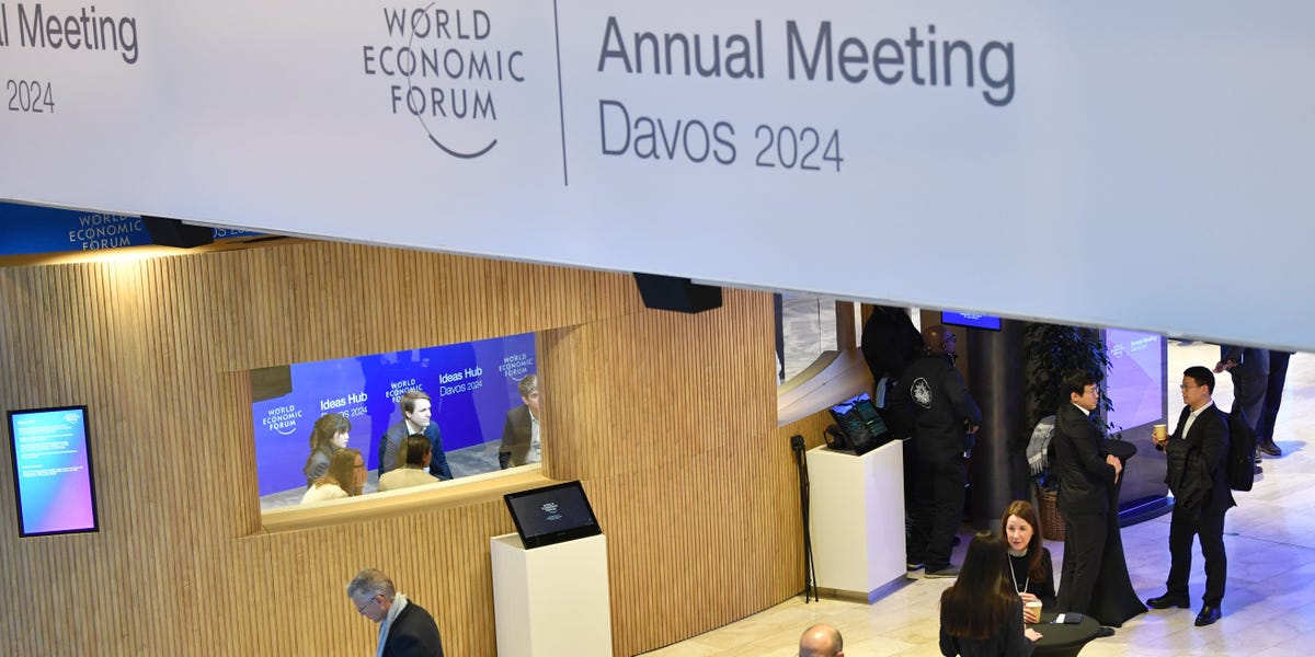 L’IA était au centre des discussions à Davos.  Voici ce que les spécialistes du marketing doivent savoir