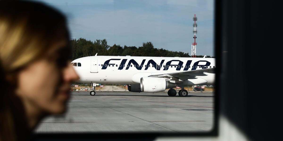 La nouvelle politique d'une compagnie aérienne consistant à demander aux passagers de se peser volontairement est critiquée comme étant « embarrassante » et « déclenchante ».