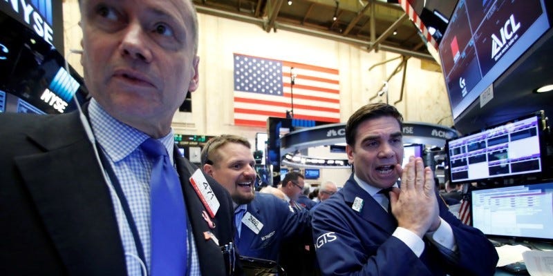 Les actions américaines bondissent alors que les investisseurs dépassent la réunion de la Fed et se tournent vers les bénéfices d'Apple et d'Amazon