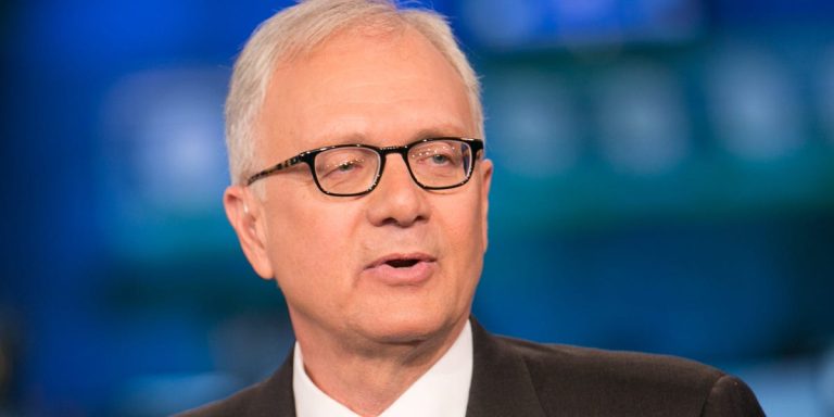 Les actions pourraient grimper de 30 % au cours des deux prochaines années si la « psychologie de la foule » ne déclenche pas un effondrement, selon un vétérinaire du marché.