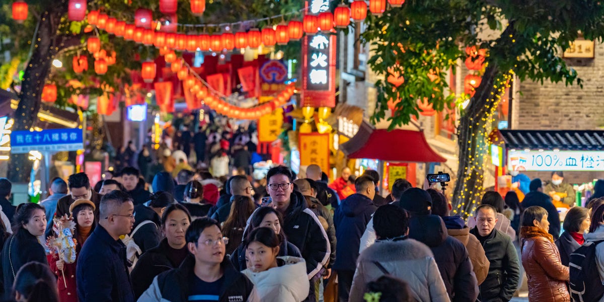 Les consommateurs chinois sont sur le point de revenir des vacances.  Cela ne veut pas dire que l’économie va se redresser.