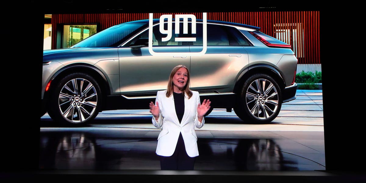 Les constructeurs automobiles retournent à la planche à dessin avec leurs plans pour les véhicules électriques