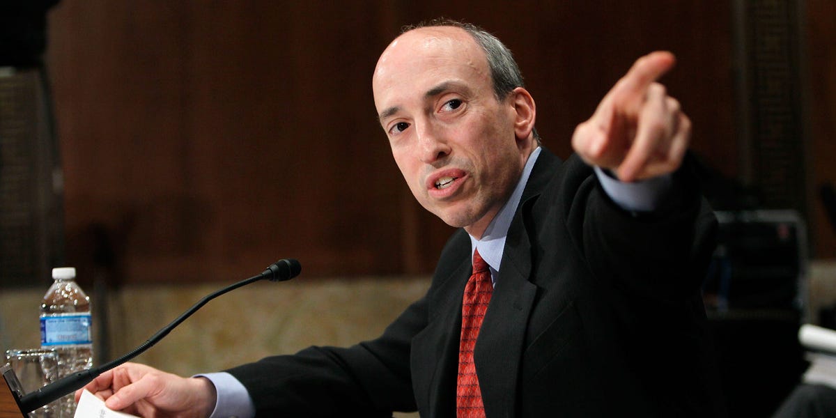 Les investisseurs doivent se méfier du « lavage de l'IA » par les entreprises, dans un contexte d'engouement de Wall Street pour cette technologie, a déclaré le chef de la SEC, Gary Gensler.