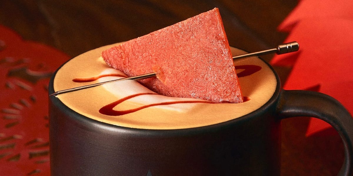 Starbucks a lancé un café aromatisé au porc en Chine.  Cela coûte 10 $ et divise les gens.