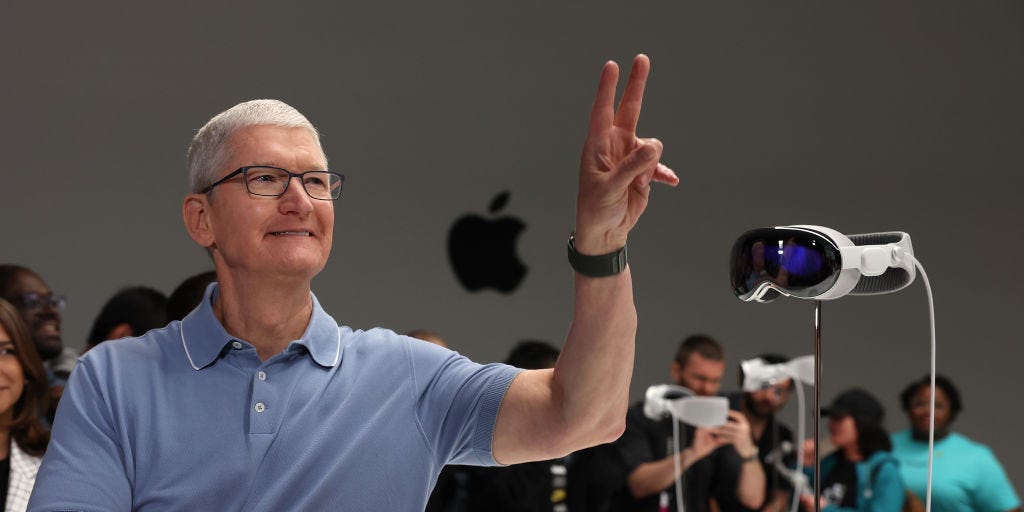 Tim Cook a été interrogé sur le prix exorbitant de Vision Pro.  Il a souligné les 5 000 brevets qu'il contenait.