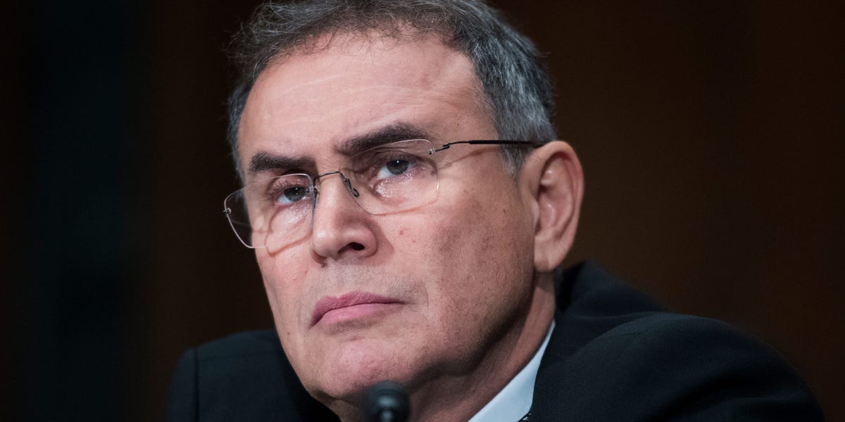 'Dr.  Doom' Nouriel Roubini affirme que le plus grand risque pour le marché à l'heure actuelle est une économie qui reste trop forte