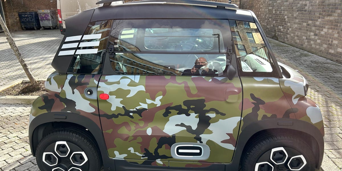 Ce petit véhicule électrique est la « voiture » ​​la plus ridicule que j'ai jamais conduite – mais c'est aussi génial