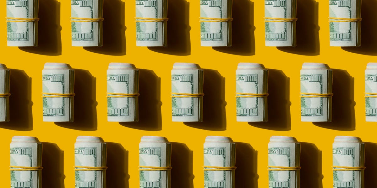 Le marché boursier fait monter en flèche les soldes des comptes de retraite.  Voici pourquoi les experts affirment que les retraités doivent encore faire preuve de prudence.