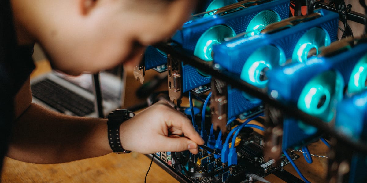 Les mineurs de crypto gagnent plus d’argent que jamais alors que le Bitcoin bat des records