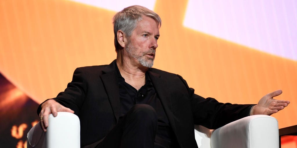 Un vendeur à découvert dit qu'il achète du Bitcoin et parie contre MicroStrategy parce que l'action se négocie à une prime « injustifiable » par rapport à la crypto elle-même.