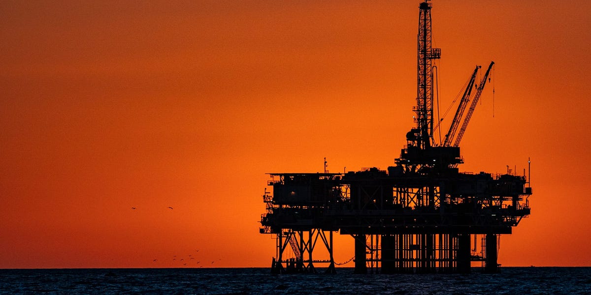Une vague de fusions et d’acquisitions signifie que le boom de la production pétrolière américaine pourrait être terminé