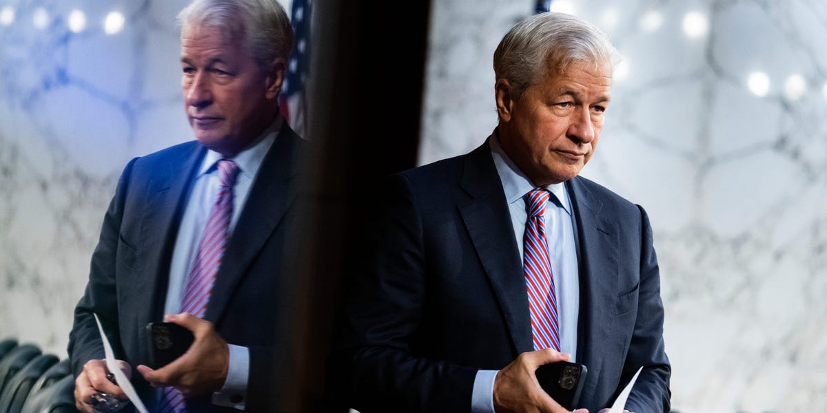 Jamie Dimon prévient que les marchés sont « trop heureux » et ne parviennent pas à intégrer un éventuel ralentissement américain