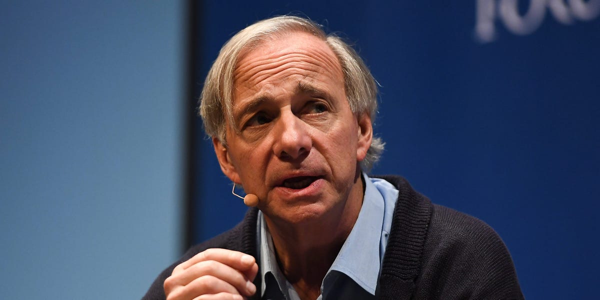 L'investisseur milliardaire Ray Dalio affirme posséder de l'or pour se protéger du risque de crise de la dette et de l'inflation.