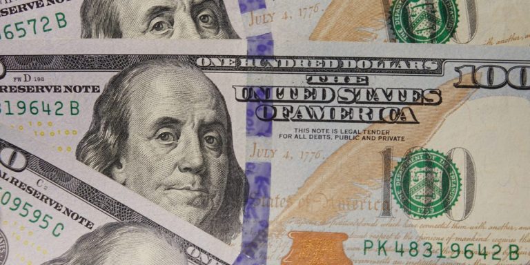 La chute du dollar a été exagérée