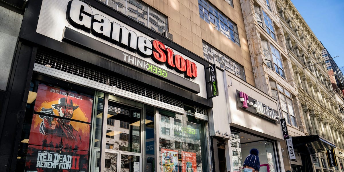 GameStop est en hausse pour une deuxième journée – mais un gourou du marché qualifie le rallye alimenté par Reddit d'« orgie spéculative »