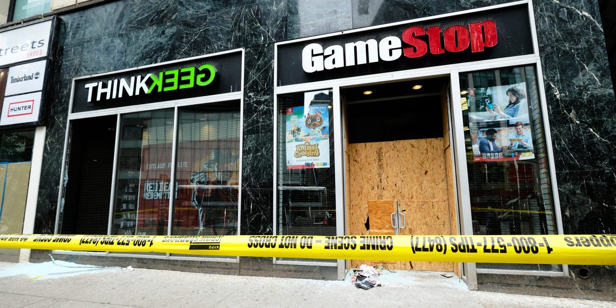 « Quelqu'un a magnifiquement joué ça » : pourquoi un expert se méfie de la dernière renaissance du stock de mèmes