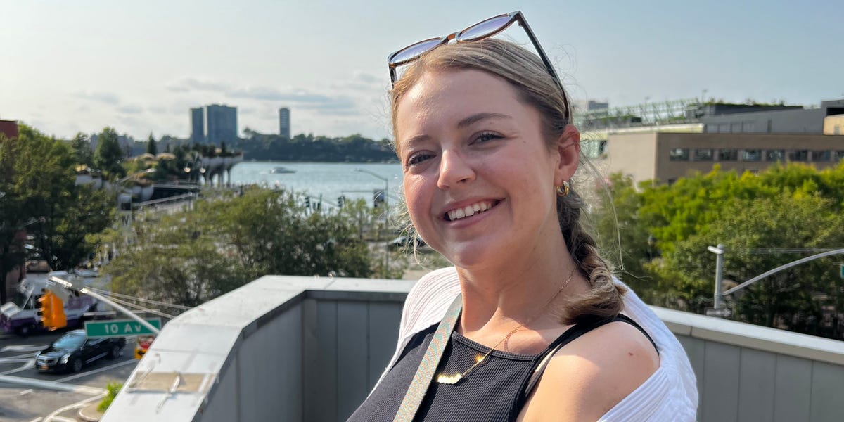 J'ai obtenu mon master et j'ai cinq missions en freelance, mais je n'arrive toujours pas à joindre les deux bouts. Je compte sur mes parents pour le soutien financier.