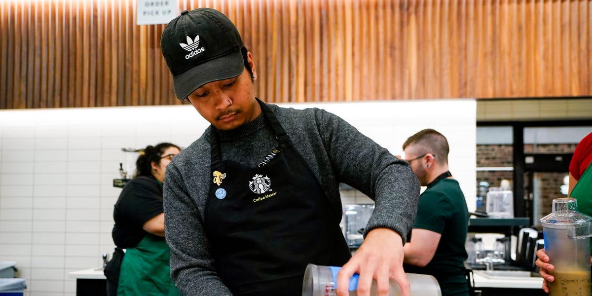 5 baristas de Starbucks soulignent ce qu'ils attendent du nouveau PDG