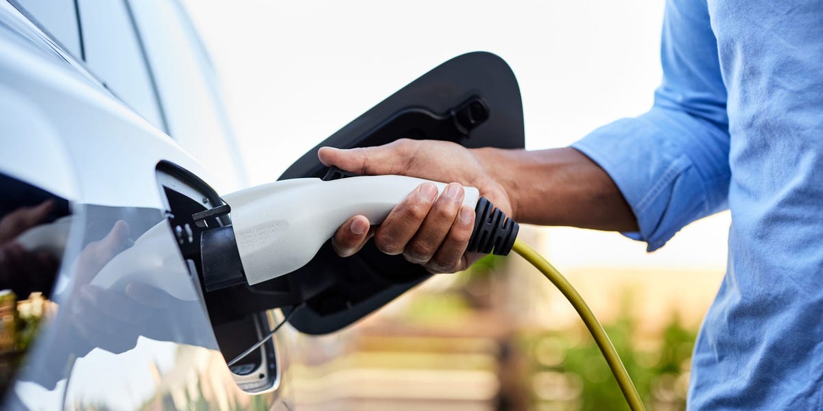 Cette voiture électrique consomme de l'essence, est populaire en Chine et pourrait répondre à tous les griefs des Américains envers les véhicules électriques purs