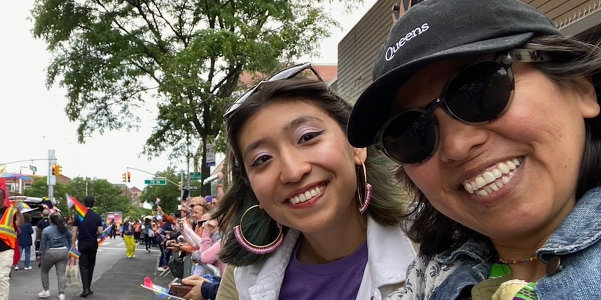 Je suis diplômée de Yale mais je n'ai pas les moyens de vivre seule, alors je partage un appartement avec ma mère. Je n'ai pas l'intention de déménager.