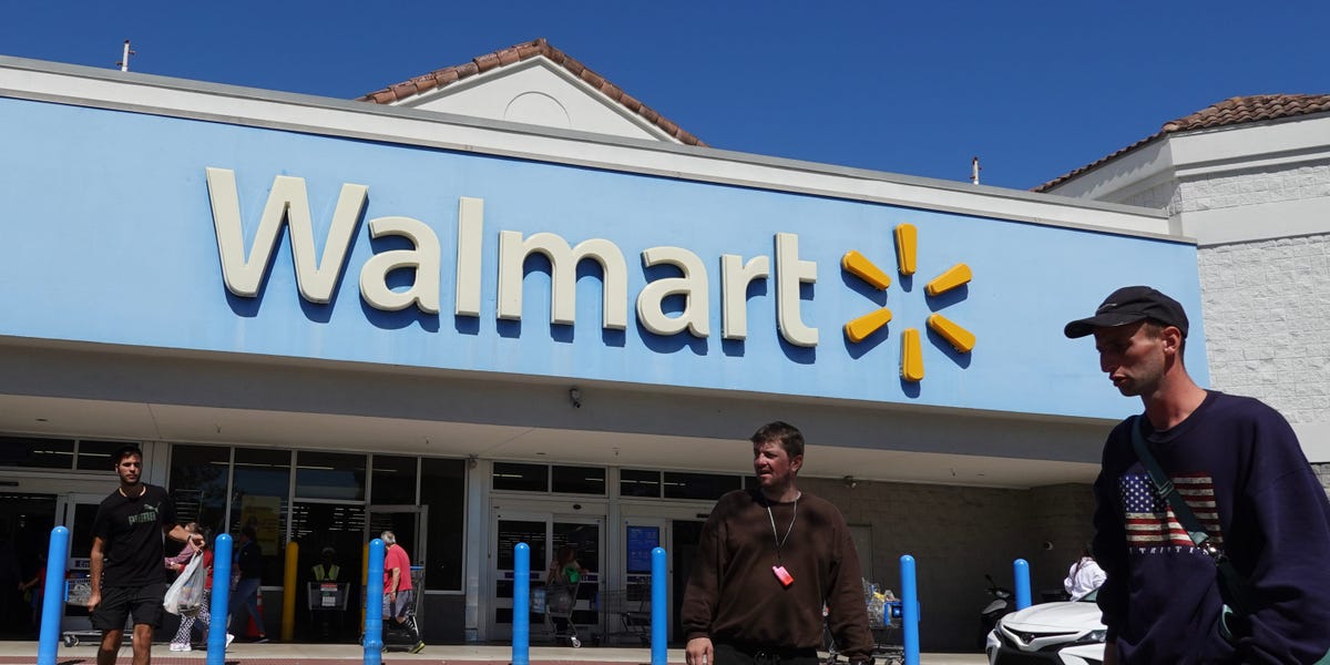 L'action Walmart atteint des sommets historiques alors que les ventes augmentent, même si d'autres entreprises voient les consommateurs devenir prudents
