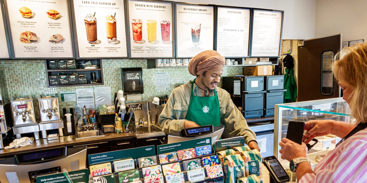 Starbucks a un nouveau PDG — et j'ai quelques suggestions en tant qu'ancien barista